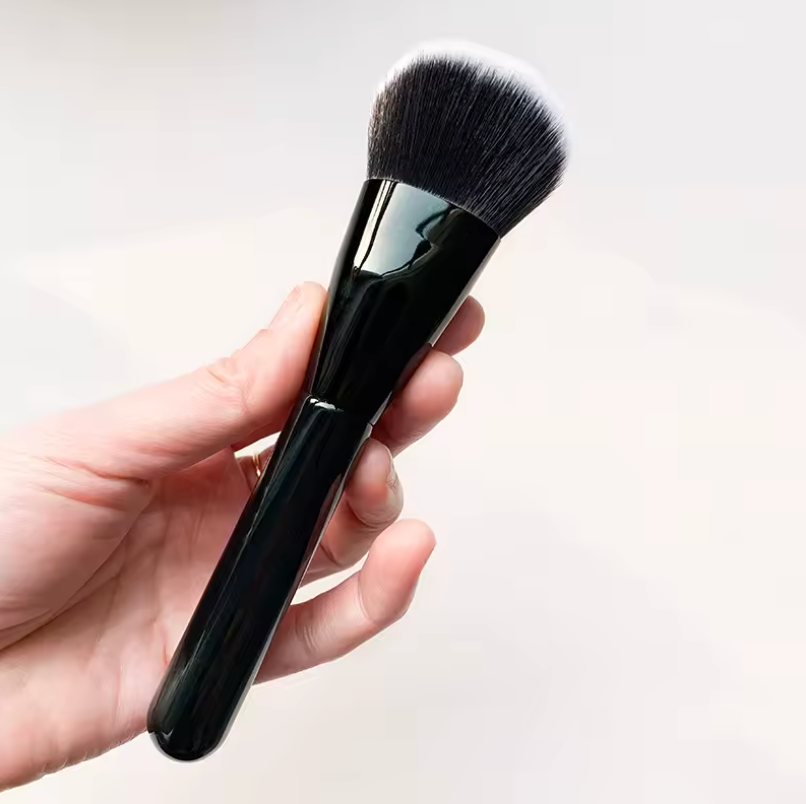 Ammattilaistason nestemäinen meikkivoidesivellin BB-voiteelle yes poskipunalle